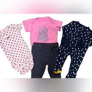 Carter's Pink baby girl outfits (4 pieces)
New Born